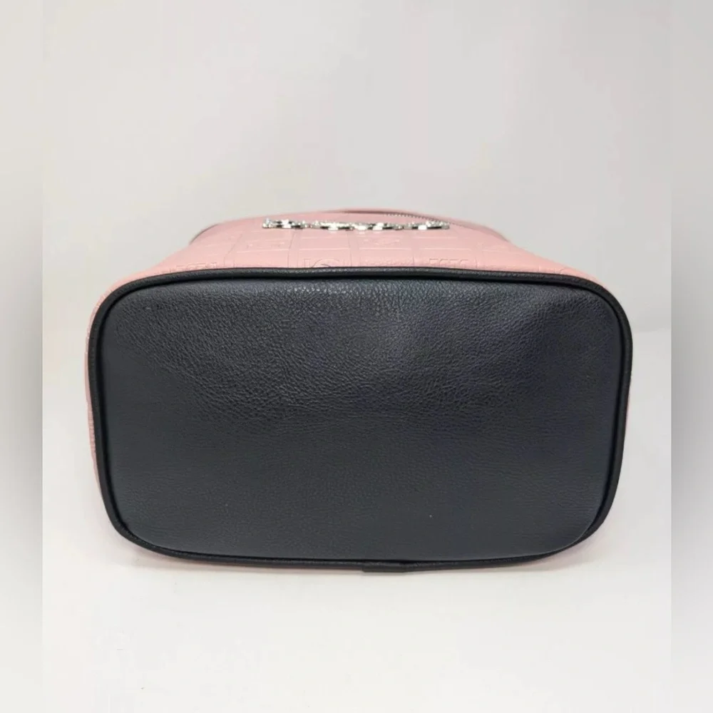❌SALE❌Bebe Soft Train Quilted Case Faux Leather Makeup Travel Bag Large Size.NWT - Picture 6 of 12
